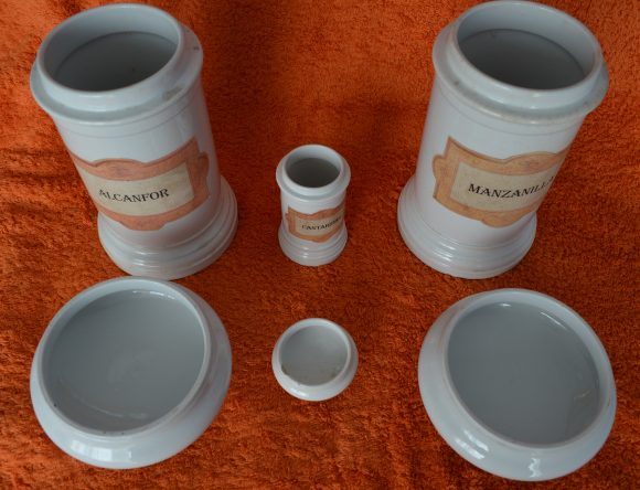 TARRROS DE FARMACIA.MEDIDA PEQUEÑO 12X6 CM